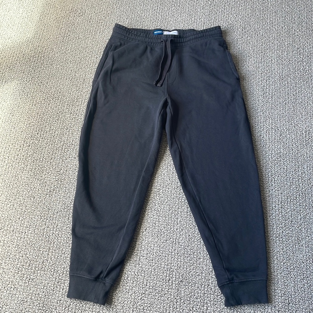Old Navy Men’s gray jogger. Size medium